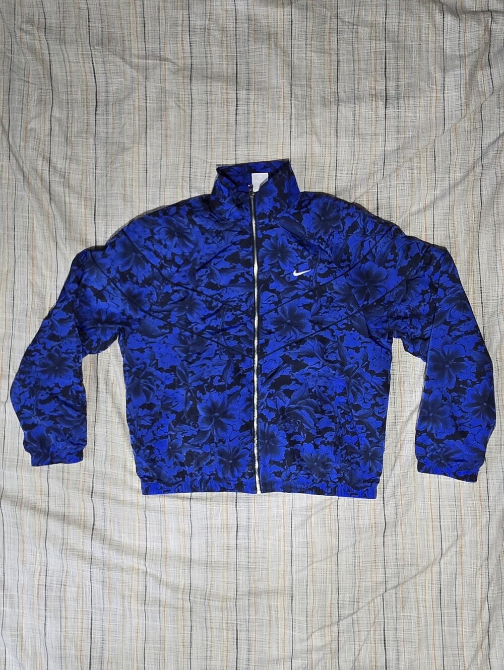 Nike Women's Windrunner UV Protected Jacket Size L